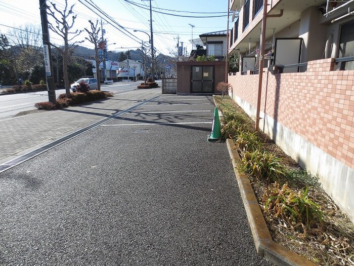 メゾン・ハピネスの駐車場