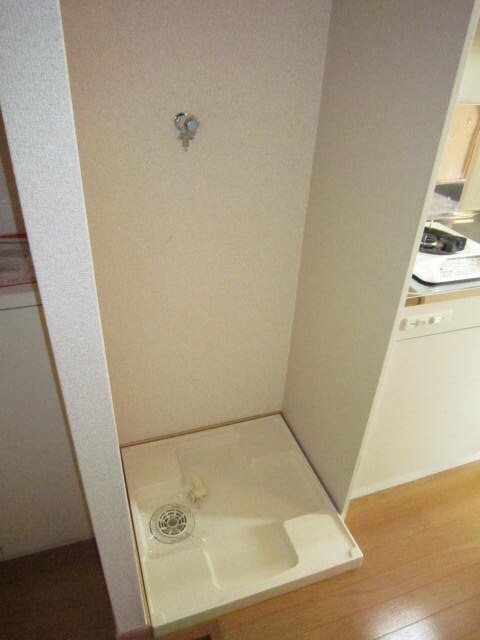 物件内観写真12　(洗濯機置場)