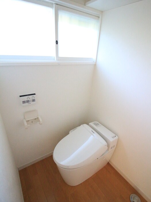 物件内観写真8　(トイレ)