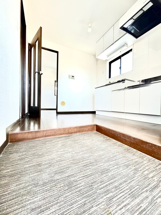 物件内観写真19　(玄関)