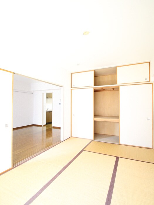 物件内観写真11　(室内からの展望)