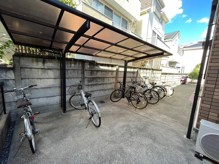 物件外観写真3　(駐輪場)