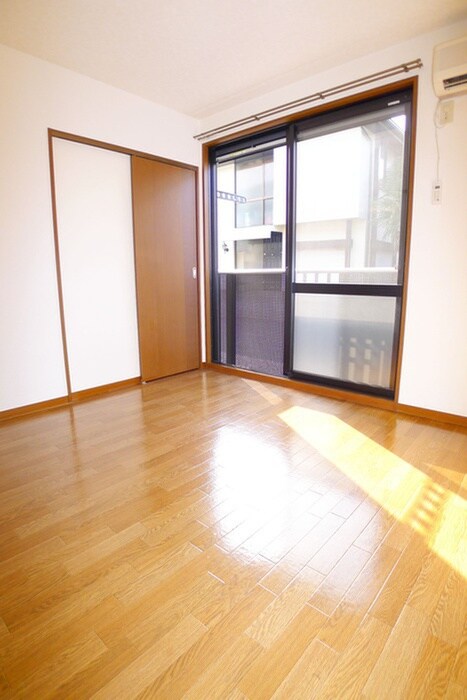 物件内観写真9　(居室)