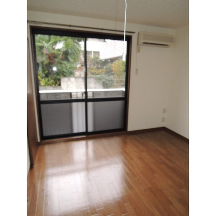 物件内観写真13　(室内からの展望)