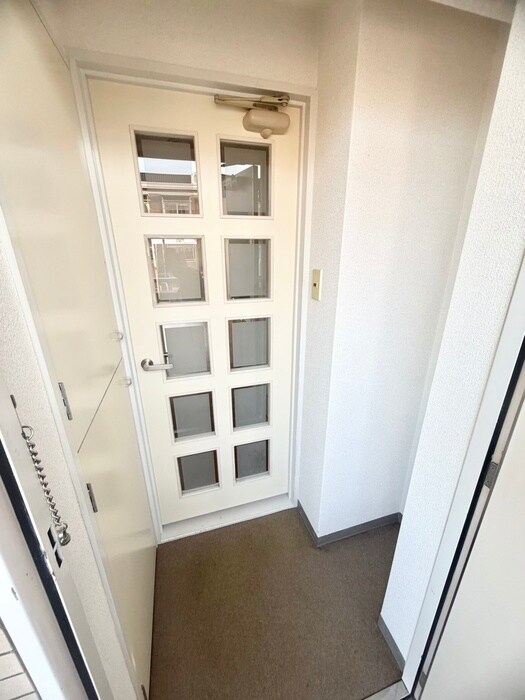 物件内観写真14　(玄関)