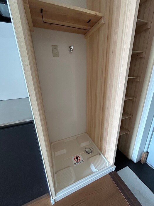 物件内観写真15　(洗濯機置場)