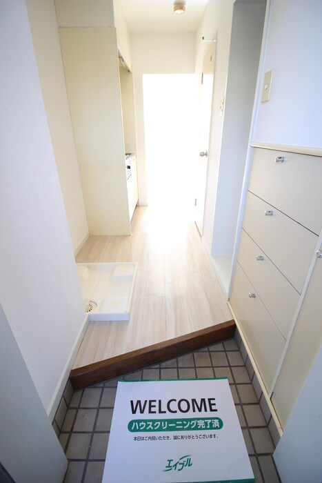 物件内観写真15　(玄関)