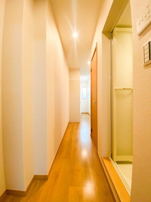 物件内観写真16　(廊下)