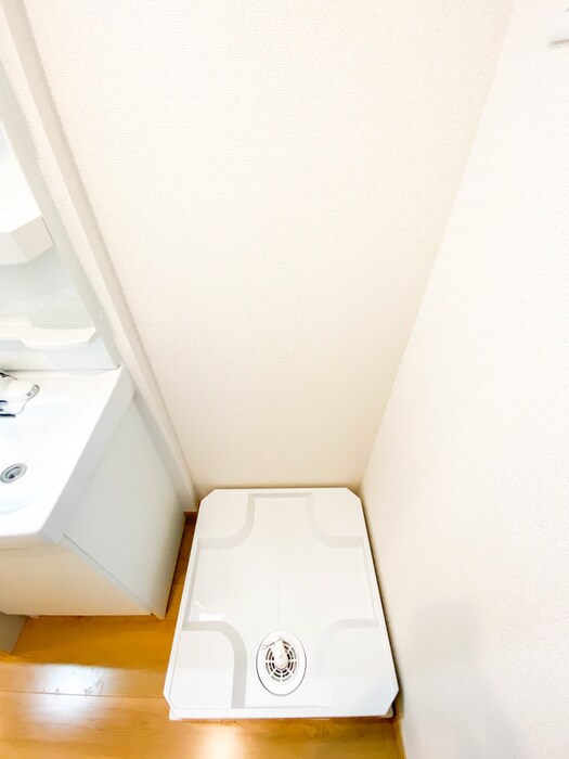 物件内観写真17　(洗濯機置場)