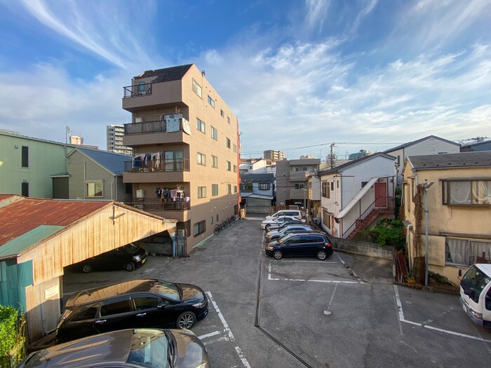 物件内観写真22　(室内からの展望)