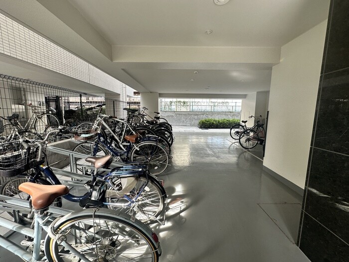 物件外観写真6　(駐輪場)