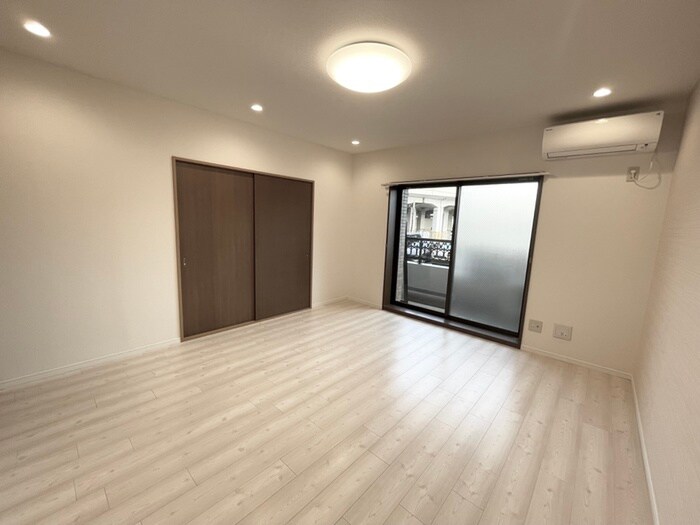 物件内観写真9　(室内からの展望)