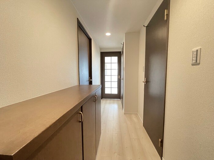 物件内観写真12　(廊下)