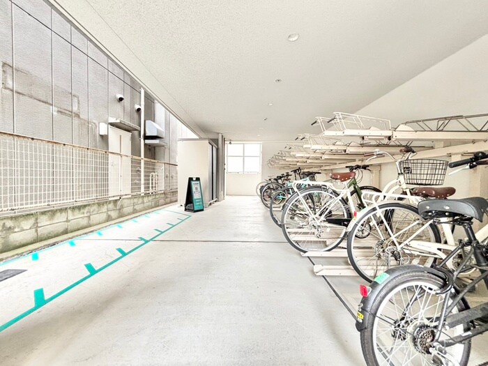 物件外観写真6　(駐輪場)