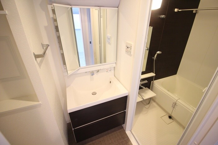 物件内観写真12　(洗面)