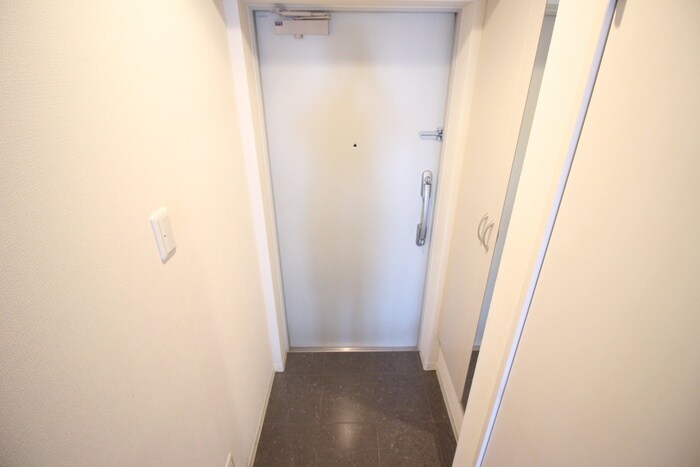 物件内観写真15　(玄関)