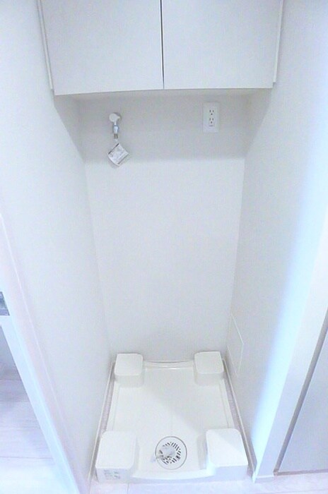 物件内観写真12　(洗濯機置場)