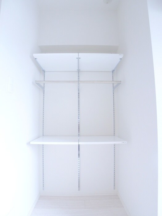 物件内観写真15　(収納)