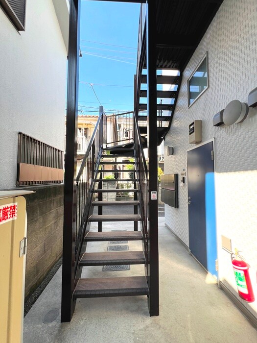 物件外観写真4　(エントランス部分)