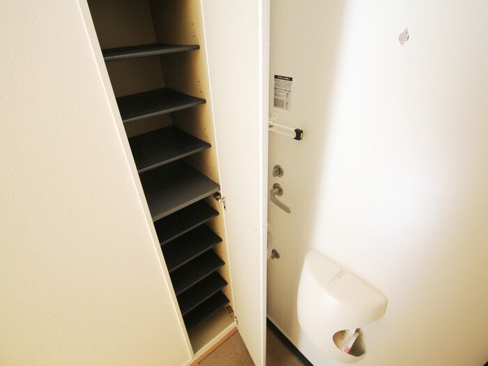 物件内観写真16　(靴箱)