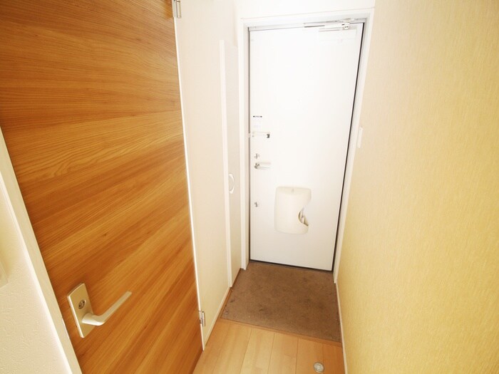 物件内観写真17　(玄関)
