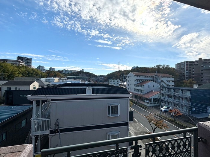 物件内観写真22　(室内からの展望)