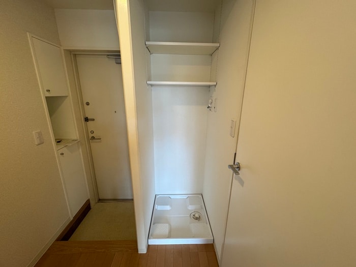 物件内観写真15　(洗濯機置場)