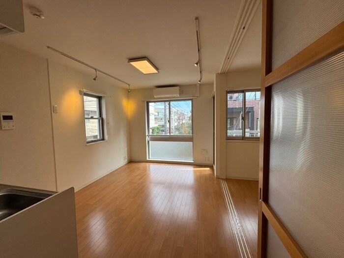 物件内観写真20　(室内からの展望)