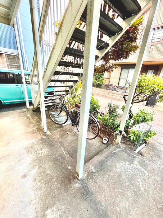 物件外観写真6　(駐輪場)