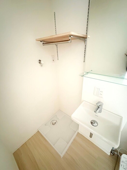 物件内観写真11　(洗濯機置場)