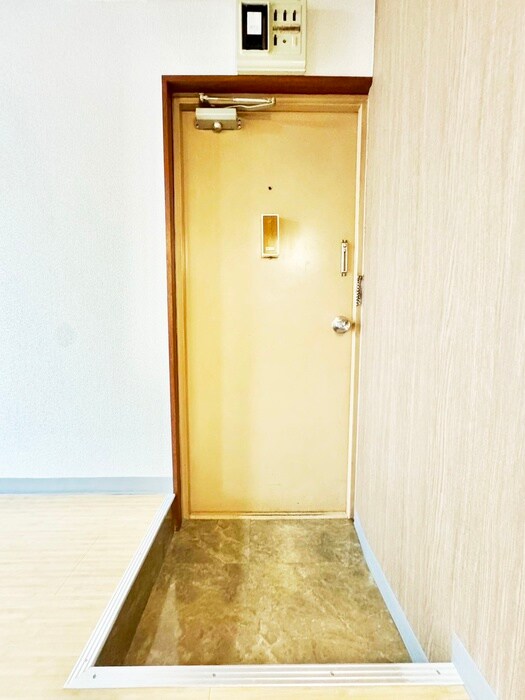 物件内観写真18　(玄関)