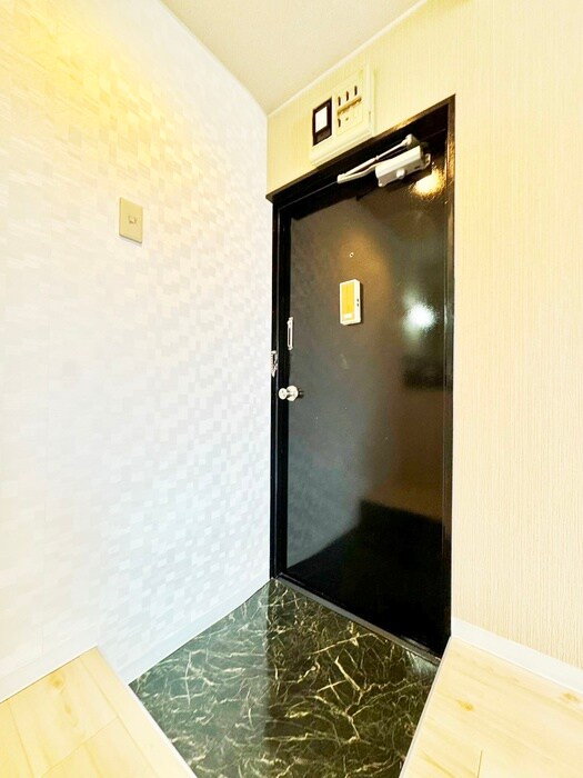 物件内観写真19　(玄関)