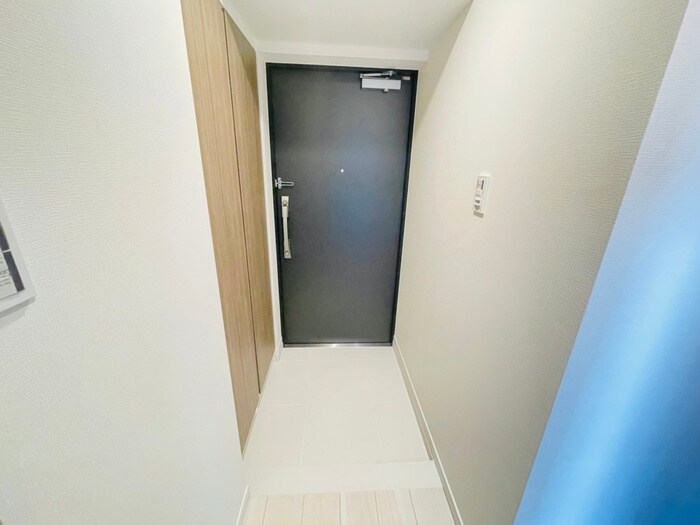 物件内観写真16　(玄関)