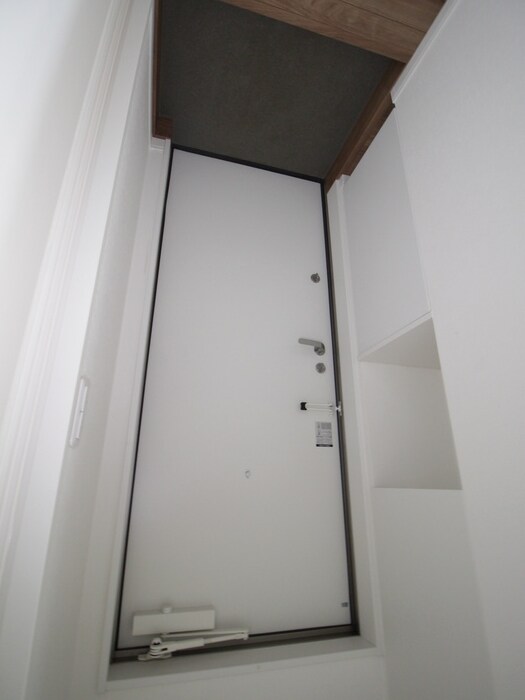 物件内観写真14　(玄関)