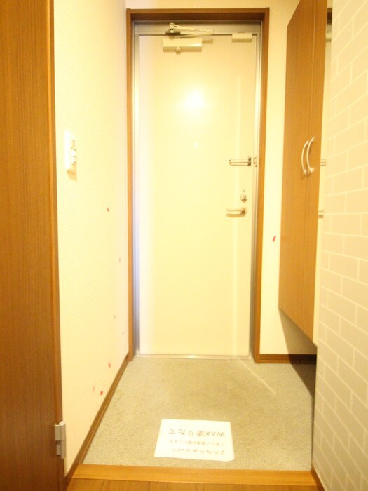 物件内観写真12　(玄関)