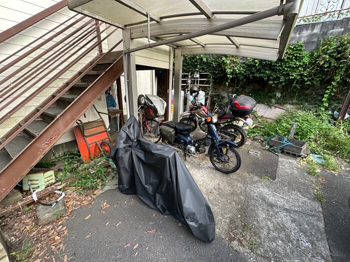 メゾンレオ丘の上の駐輪場