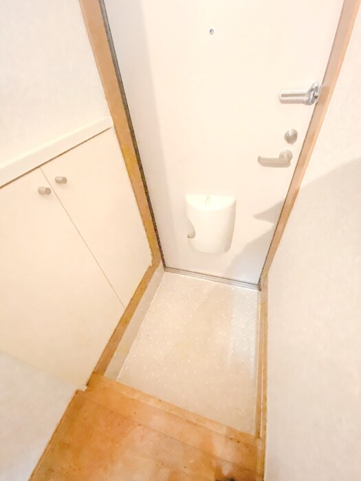 物件内観写真16　(玄関)