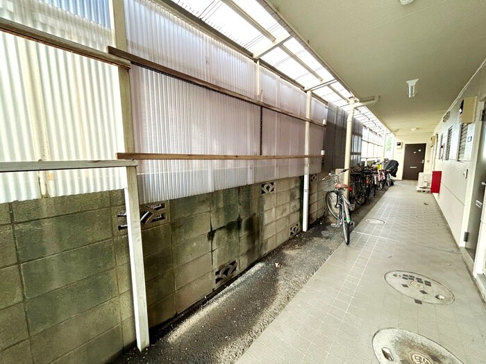 物件外観写真5　(駐輪場)