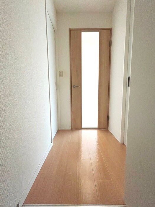 物件内観写真16　(廊下)