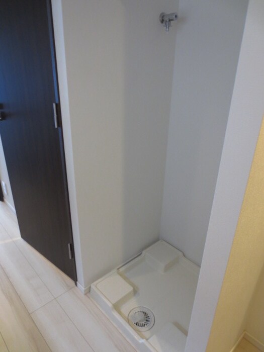 物件内観写真7　(洗濯機置場)