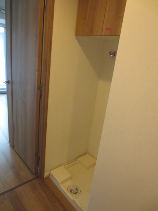 物件内観写真10　(洗濯機置場)