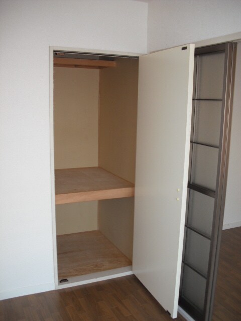 物件内観写真13　(収納)