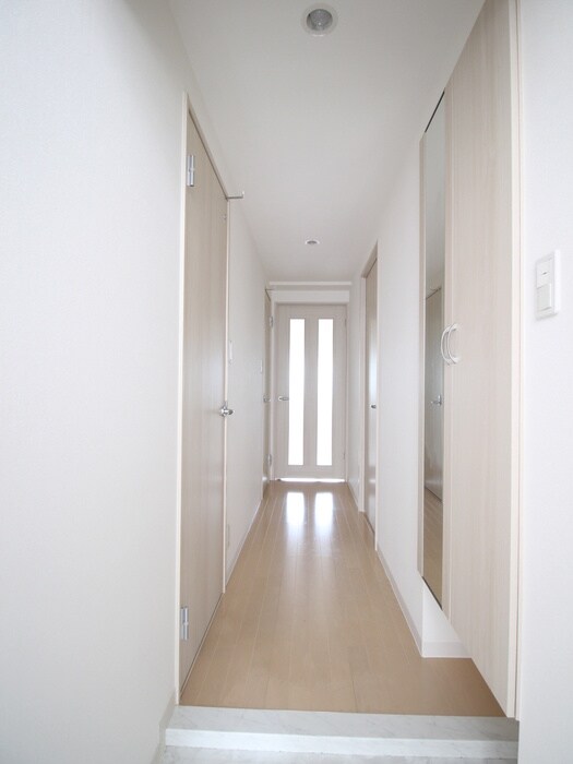 物件内観写真17　(廊下)
