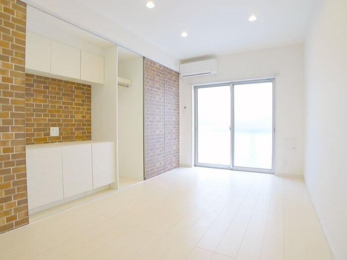 物件内観写真8　(室内からの展望)