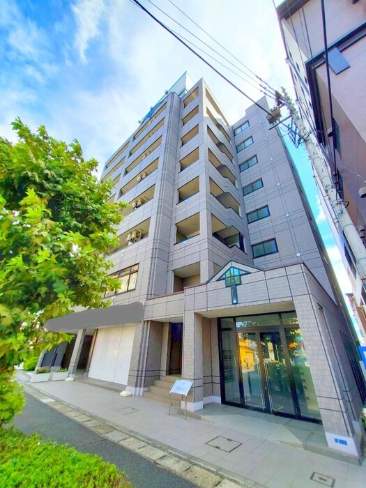 物件外観写真2　(エントランス部分)