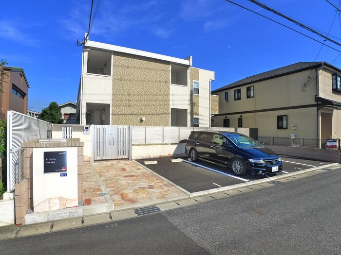 物件外観写真2　(エントランス部分)