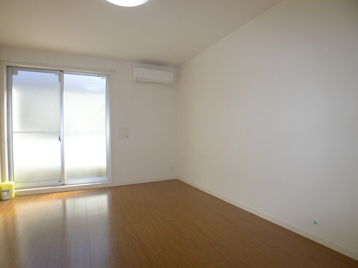 物件内観写真8　(室内からの展望)