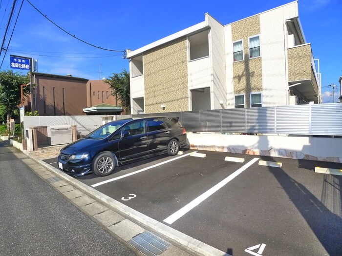 物件外観写真3　(駐輪場)