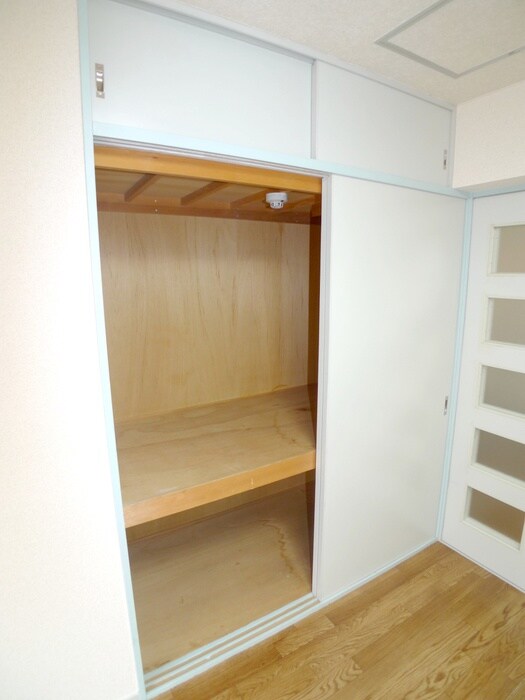 物件内観写真10　(収納)