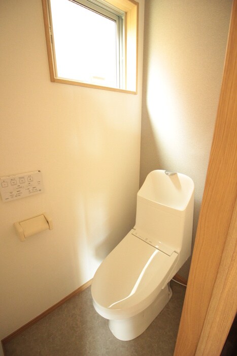 物件内観写真8　(トイレ)